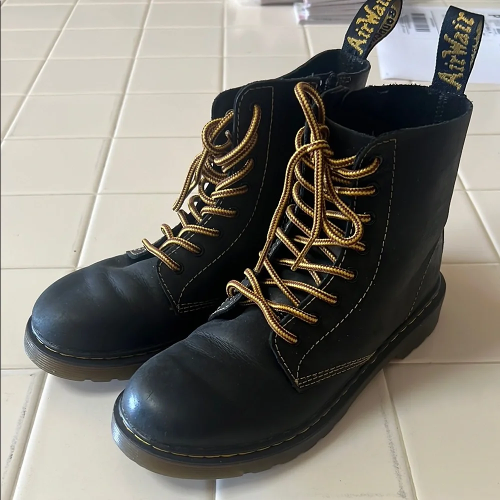 Dr. Martens Kids Black Leather Lace-Up Boots - Picture 8 of 11